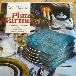 Waterbridge Plate Warmer, green‎ damask, new in package